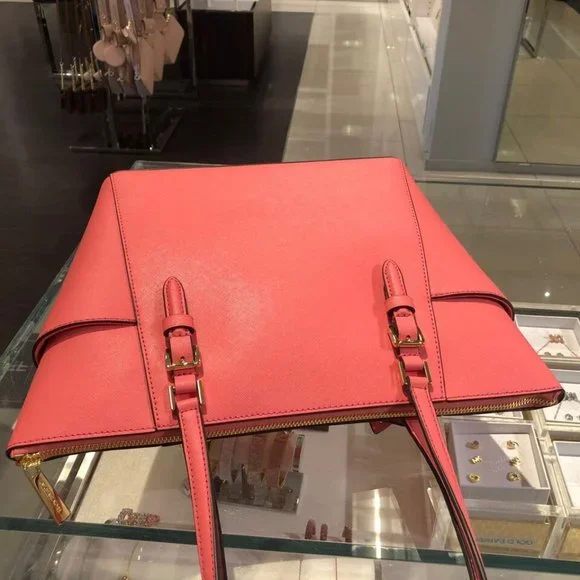 Michael Kors Tea Rose Leather Tote: Elegance in Bloom